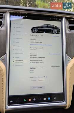 Лифтбек Tesla Model S 2013 в 