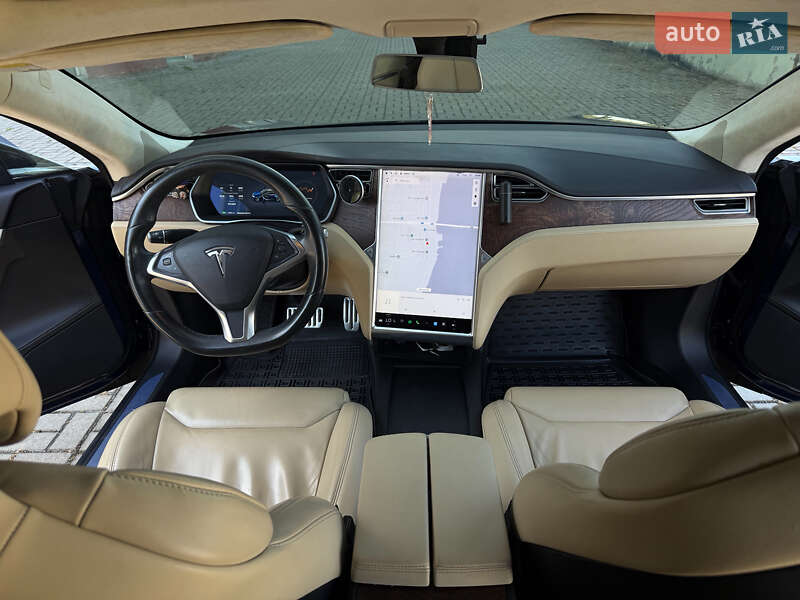 Лифтбек Tesla Model S 2017 в Николаеве