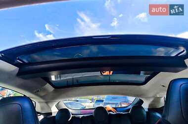 Ліфтбек Tesla Model S 2013 в 