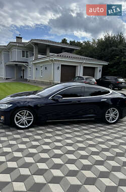 Лифтбек Tesla Model S 2013 в 