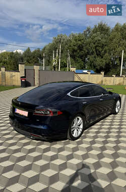 Лифтбек Tesla Model S 2013 в 