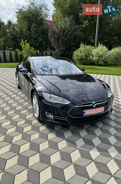 Лифтбек Tesla Model S 2013 в 