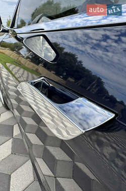 Лифтбек Tesla Model S 2013 в 
