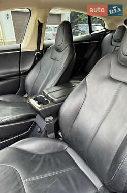 Лифтбек Tesla Model S 2013 в 
