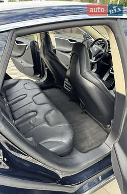 Лифтбек Tesla Model S 2013 в 
