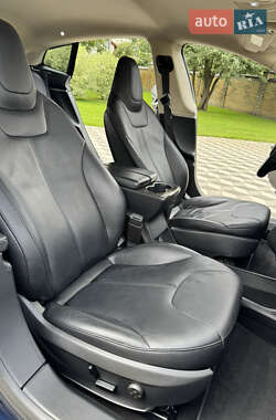 Лифтбек Tesla Model S 2013 в 