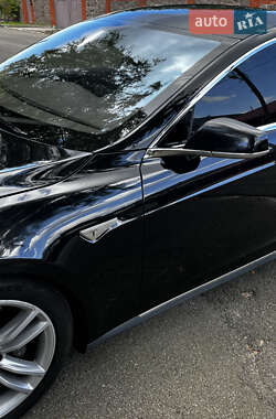 Лифтбек Tesla Model S 2013 в 