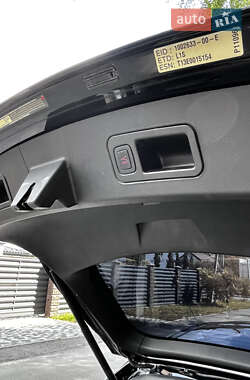 Лифтбек Tesla Model S 2013 в 