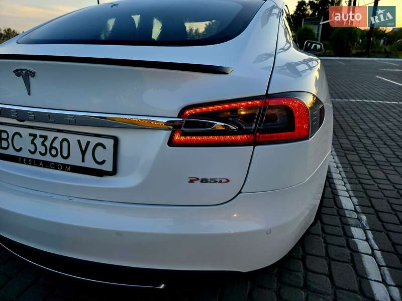 Ліфтбек Tesla Model S 2015 в Львові