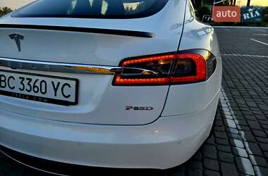 Лифтбек Tesla Model S 2015 в 