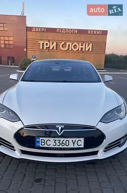 Лифтбек Tesla Model S 2015 в 