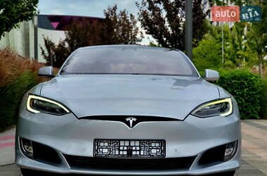 Лифтбек Tesla Model S 2017 в 