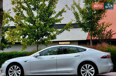 Лифтбек Tesla Model S 2017 в 