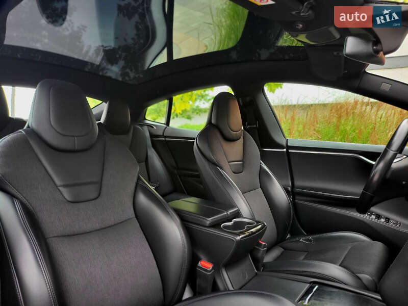 Ліфтбек Tesla Model S 2017 в Києві