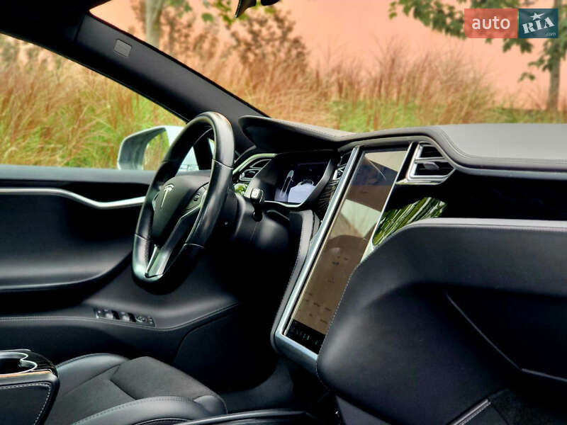 Ліфтбек Tesla Model S 2017 в Києві