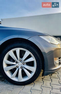 Ліфтбек Tesla Model S 2015 в 