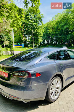 Ліфтбек Tesla Model S 2015 в 