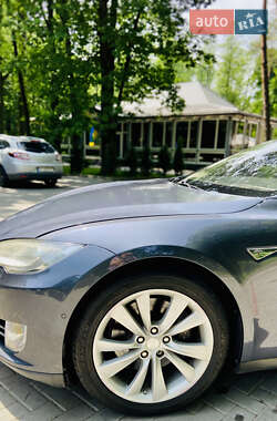 Ліфтбек Tesla Model S 2015 в 