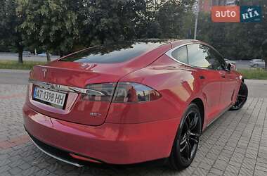 Ліфтбек Tesla Model S 2015 в 