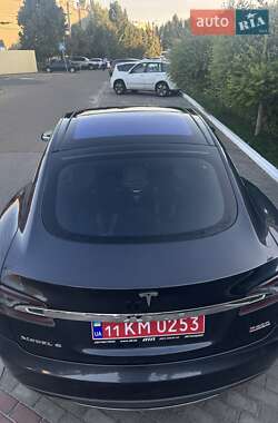 Ліфтбек Tesla Model S 2015 в 