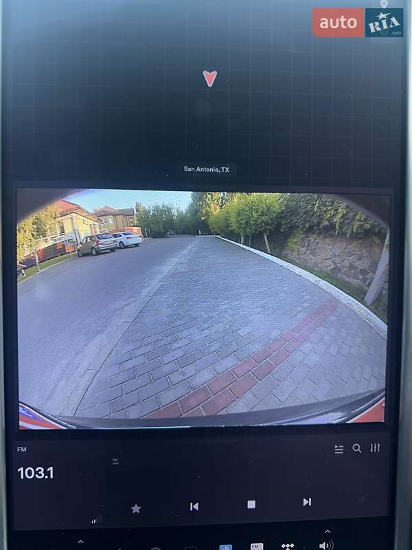Лифтбек Tesla Model S 2015 в Киеве