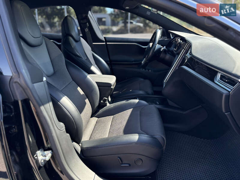 Лифтбек Tesla Model S 2017 в Одессе