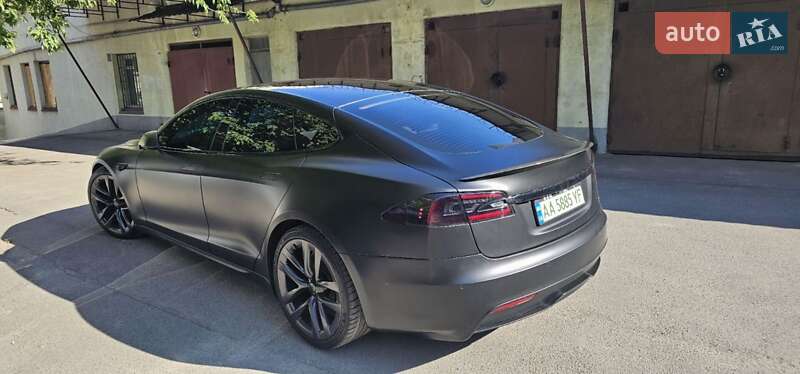 Лифтбек Tesla Model S 2021 в Киеве фото 3 Лифтбек Tesla Model S 2021 в Киеве