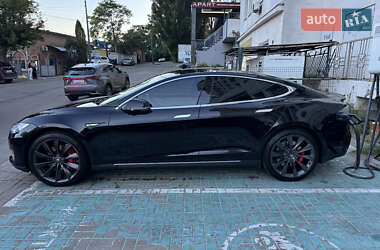 Лифтбек Tesla Model S 2015 в 
