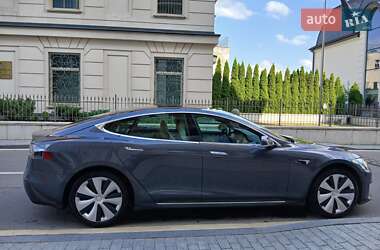 Лифтбек Tesla Model S 2020 в 