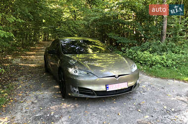 Лифтбек Tesla Model S 2015 в Житомире