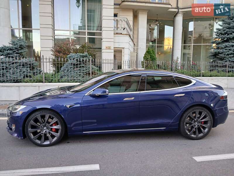 Ліфтбек Tesla Model S 2019 в Києві