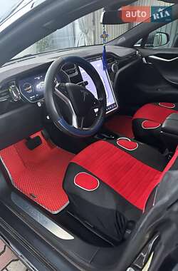 Лифтбек Tesla Model S 2014 в 
