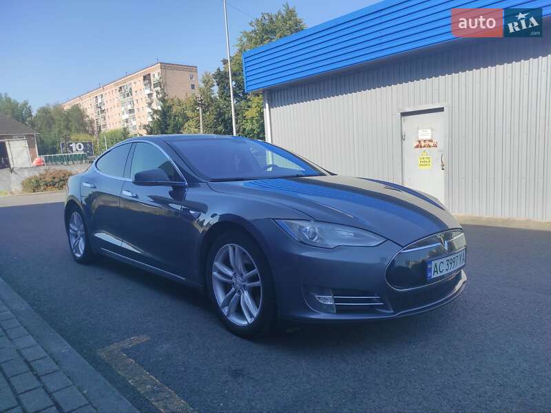 Лифтбек Tesla Model S 2013 в Ковеле