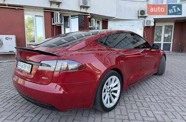 Лифтбек Tesla Model S 2016 в 