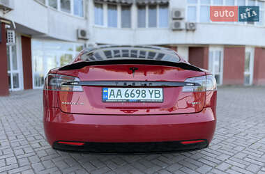 Лифтбек Tesla Model S 2016 в 