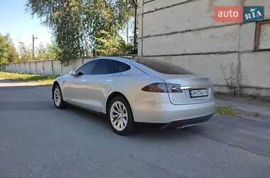 Ліфтбек Tesla Model S 2014 в 