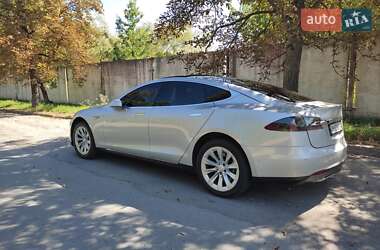 Ліфтбек Tesla Model S 2014 в 