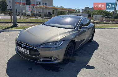 Ліфтбек Tesla Model S 2016 в Харкові