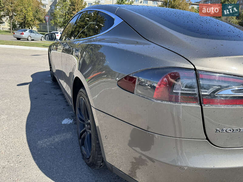 Лифтбек Tesla Model S 2016 в Харькове