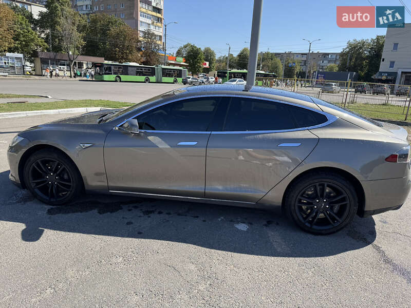 Лифтбек Tesla Model S 2016 в Харькове