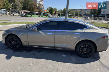 Ліфтбек Tesla Model S 2016 в 