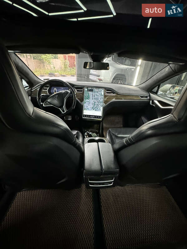 Ліфтбек Tesla Model S 2016 в Харкові