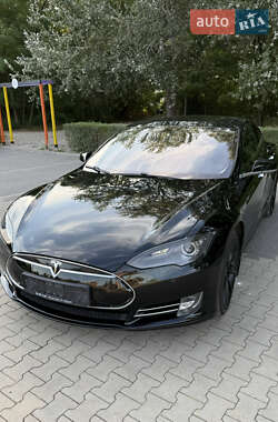 Лифтбек Tesla Model S 2013 в 