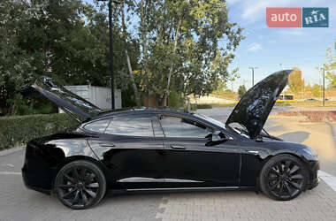 Лифтбек Tesla Model S 2013 в 