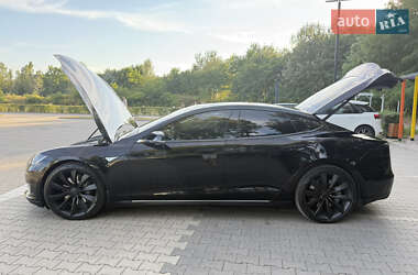 Лифтбек Tesla Model S 2013 в 