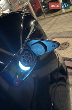 Лифтбек Tesla Model S 2013 в 