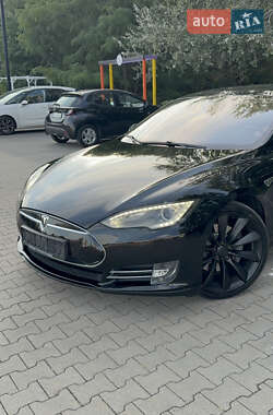 Лифтбек Tesla Model S 2013 в 