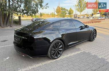 Лифтбек Tesla Model S 2013 в 
