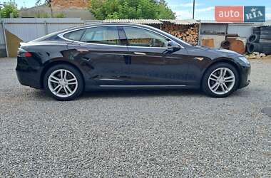 Лифтбек Tesla Model S 2015 в 
