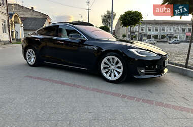 Лифтбек Tesla Model S 2017 в 